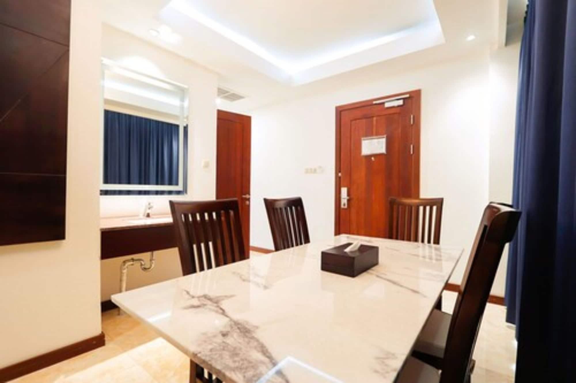 M Bahalap Hotel Palangka Raya Екстер'єр фото