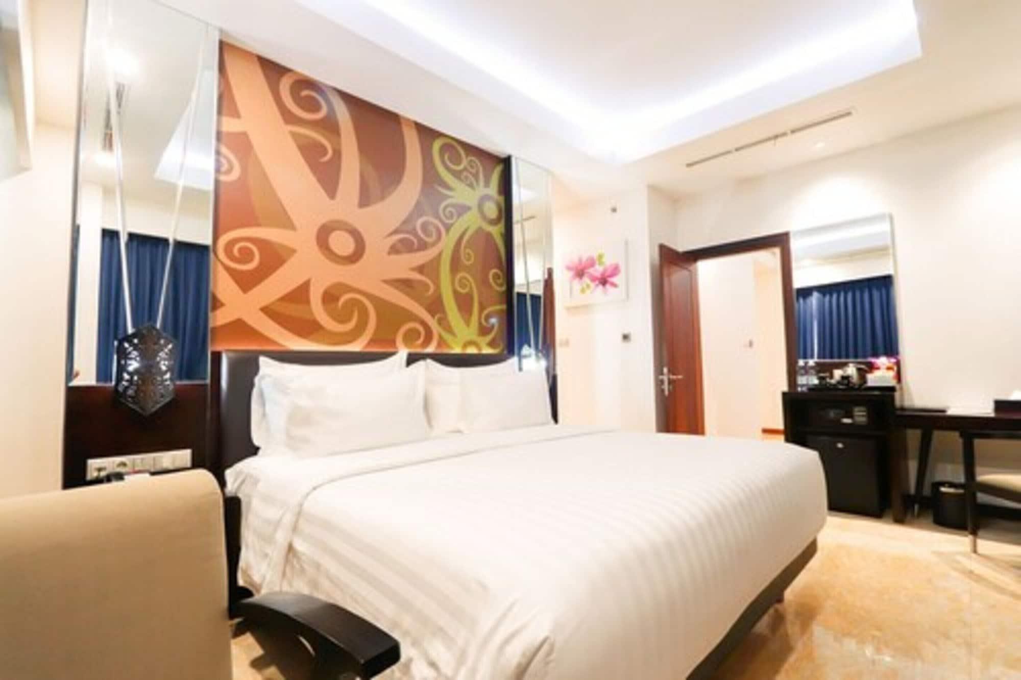 M Bahalap Hotel Palangka Raya Екстер'єр фото