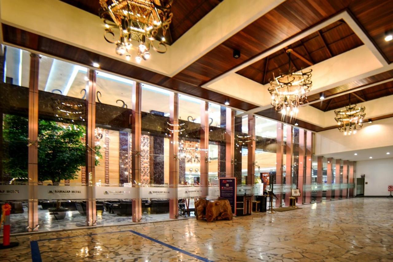 M Bahalap Hotel Palangka Raya Екстер'єр фото